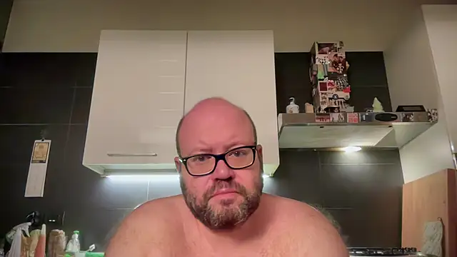 Snapshot of theitalianbear chatting on 06-18-26, 11:53 theitalianbear online show from 06-18-26, 11:53