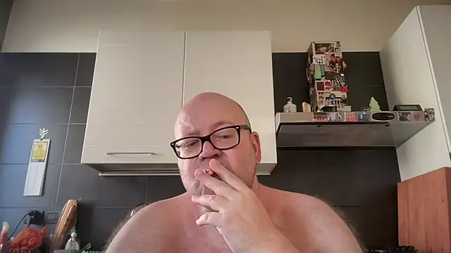 Snapshot of theitalianbear chatting on 06-23-26, 04:27 theitalianbear online show from 06-23-26, 04:27