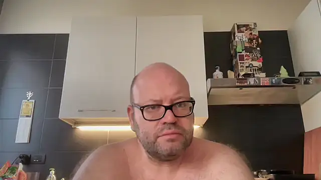 Snapshot of theitalianbear chatting on 07-02-26, 04:51 theitalianbear online show from 07-02-26, 04:51