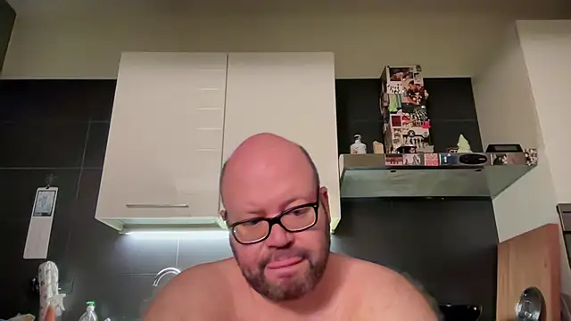 Snapshot of theitalianbear chatting on 07-09-26, 01:53 theitalianbear online show from 07-09-26, 01:53