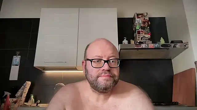 Snapshot of theitalianbear chatting on 07-14-26, 05:56 theitalianbear online show from 07-14-26, 05:56
