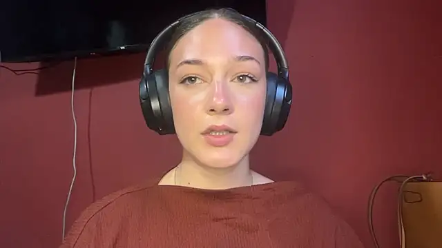 AgnesVallery online show from 07-30-26, 12:37
