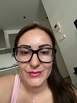 cutekittie123456 online show from 08-09-26, 06:57