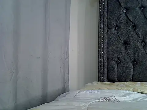 sexxyleslyy online show from 07-28-26, 08:52