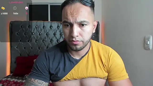 Snapshot of mrloganfuck1 chatting on 06-06-26, 05:34 mrloganfuck1 online show from 06-06-26, 05:34