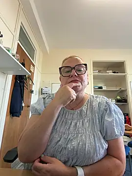 ExperiencedCurvyBelle online show from 08-03-26, 08:46