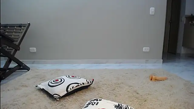 mia kloe strip online show from 08-06-26, 05:42