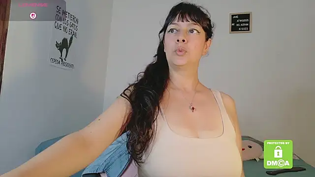 Snapshot of jane_madmax chatting on 06-12-26, 02:49 jane madmax online show from 06-12-26, 02:49