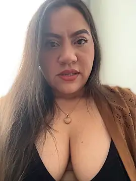 Snapshot of Bella_Pascualina chatting on 08-05-26, 10:33 Bella Pascualina online show from 08-05-26, 10:33