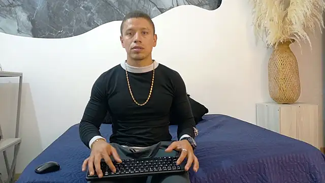 Thiago 16 online show from 08-05-26, 03:31