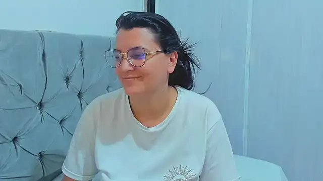 MARILYN GARCIA online show from 01-22-25, 02:15