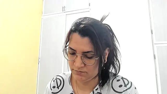 MARILYN GARCIA online show from 03-18-25, 02:15