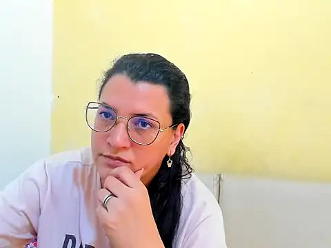 MARILYN GARCIA online show from 04-07-26, 03:45