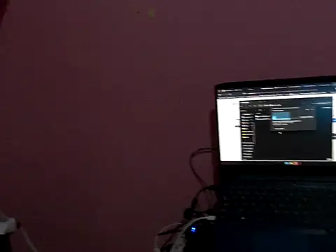 Snapshot of maiaJR chatting on 08-05-26, 09:39 maiaJR online show from 08-05-26, 09:39
