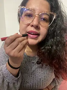 Snapshot of shara_ chatting on 02-27-25, 01:38 shara online show from 02-27-25, 01:38