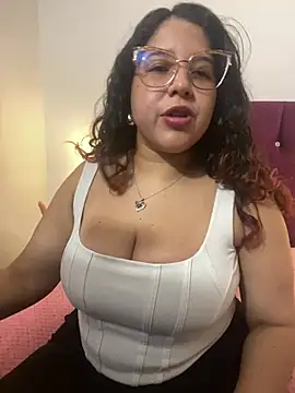 Snapshot of shara_ chatting on 02-28-25, 03:48 shara online show from 02-28-25, 03:48