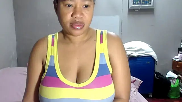 Snapshot of BigAreola26 chatting on 06-07-26, 07:01 BigAreola26 online show from 06-07-26, 07:01