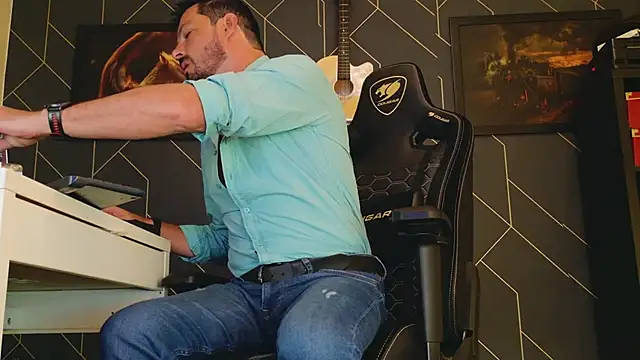 ChrisKox online show from 03-11-25, 05:27