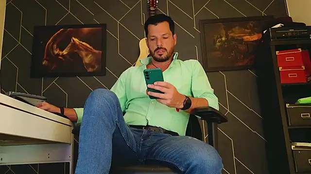 ChrisKox online show from 03-12-25, 06:44