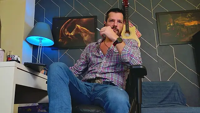 ChrisKox online show from 10-20-25, 04:13