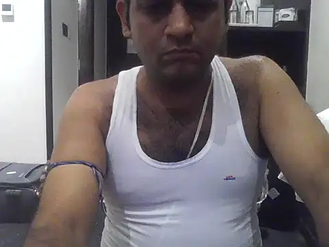 Snapshot of rarindam17 chatting on 02-25-26, 01:26 rarindam17 online show from 02-25-26, 01:26