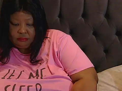 Snapshot of nancy111 chatting on 02-10-26, 02:15 nancy111 online show from 02-10-26, 02:15