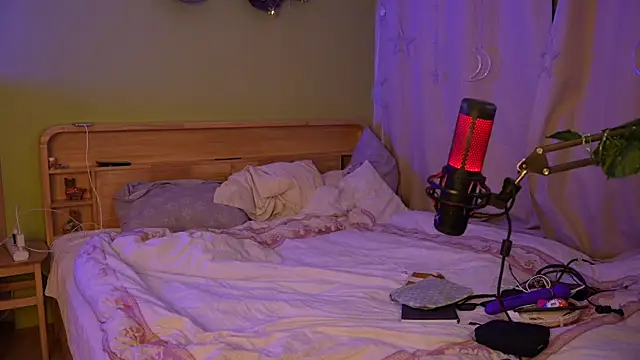 Snapshot of Gessifossa chatting on 10-14-25, 03:13 Gessifossa online show from 10-14-25, 03:13