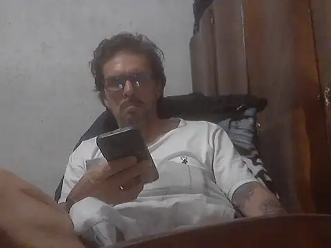 Snapshot of el_principe_hot chatting on 09-27-25, 02:27 el principe hot online show from 09-27-25, 02:27