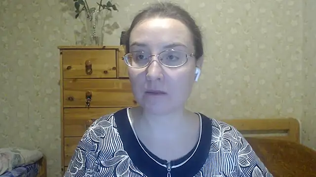 Snapshot of Smart_Rose chatting on 02-07-25, 01:15 Smart Rose online show from 02-07-25, 01:15