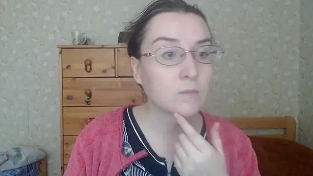 Snapshot of Smart_Rose chatting on 02-08-25, 12:17 Smart Rose online show from 02-08-25, 12:17