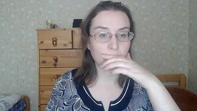 Snapshot of Smart_Rose chatting on 02-10-25, 12:29 Smart Rose online show from 02-10-25, 12:29