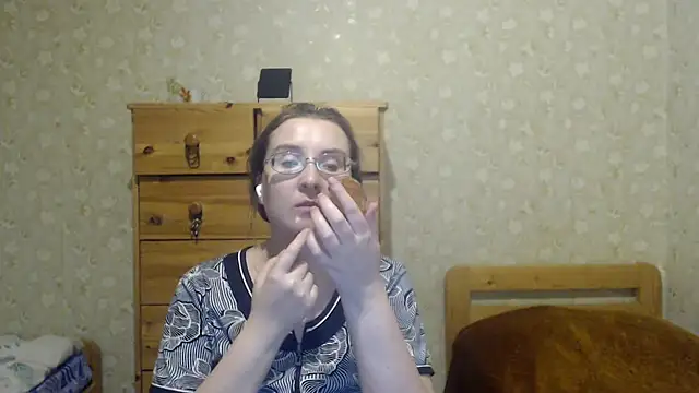 Snapshot of Smart_Rose chatting on 02-10-25, 03:32 Smart Rose online show from 02-10-25, 03:32