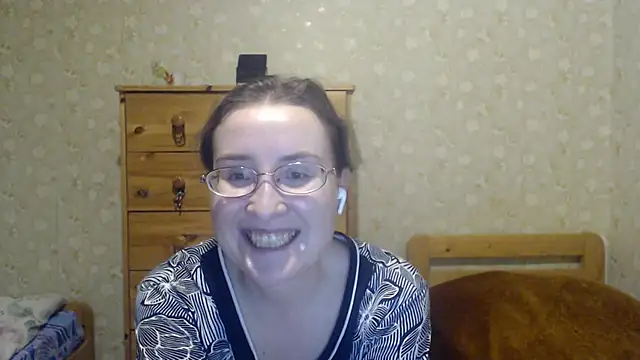 Snapshot of Smart_Rose chatting on 02-11-25, 12:59 Smart Rose online show from 02-11-25, 12:59