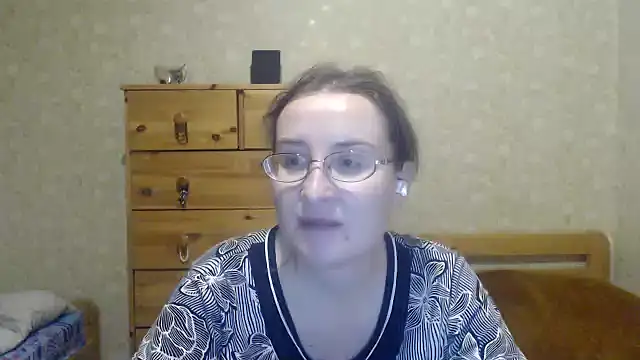 Snapshot of Smart_Rose chatting on 02-12-25, 05:16 Smart Rose online show from 02-12-25, 05:16