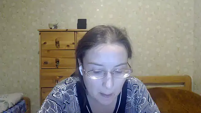 Snapshot of Smart_Rose chatting on 02-12-25, 08:40 Smart Rose online show from 02-12-25, 08:40