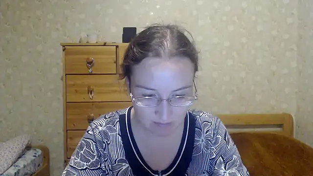 Snapshot of Smart_Rose chatting on 03-03-25, 04:46 Smart Rose online show from 03-03-25, 04:46