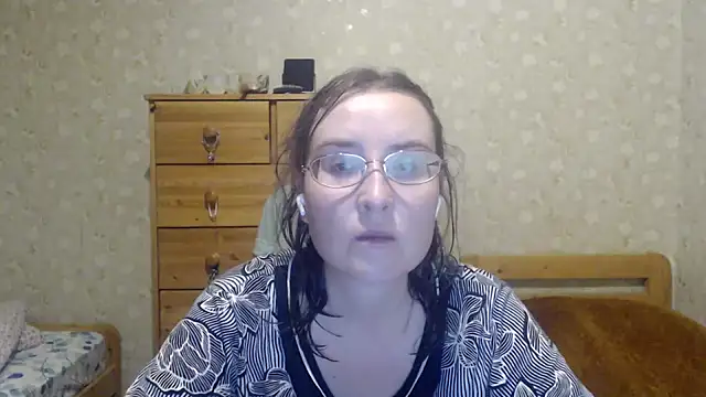 Snapshot of Smart_Rose chatting on 03-04-25, 11:00 Smart Rose online show from 03-04-25, 11:00