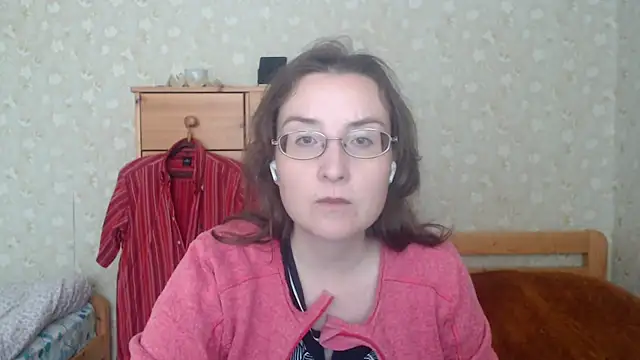 Snapshot of Smart_Rose chatting on 03-05-25, 12:00 Smart Rose online show from 03-05-25, 12:00