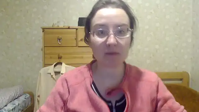 Snapshot of Smart_Rose chatting on 03-06-25, 06:48 Smart Rose online show from 03-06-25, 06:48