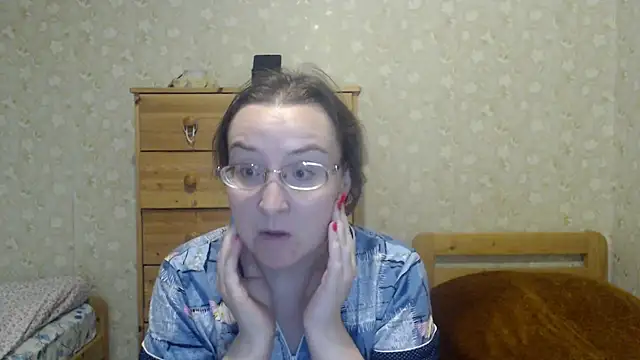 Snapshot of Smart_Rose chatting on 03-08-25, 02:19 Smart Rose online show from 03-08-25, 02:19