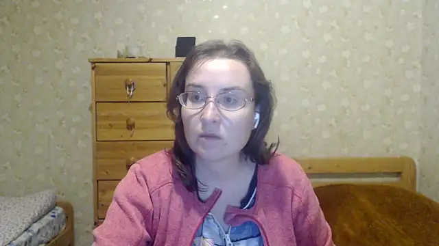 Snapshot of Smart_Rose chatting on 03-11-25, 11:15 Smart Rose online show from 03-11-25, 11:15