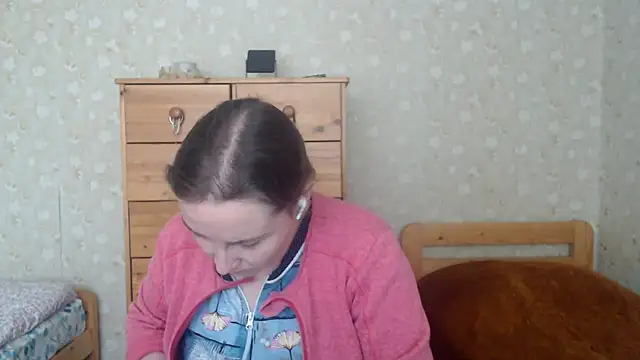 Snapshot of Smart_Rose chatting on 03-18-25, 01:31 Smart Rose online show from 03-18-25, 01:31