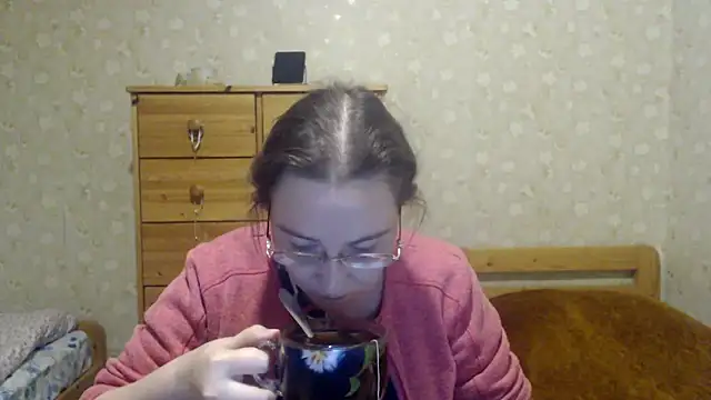 Snapshot of Smart_Rose chatting on 03-20-25, 09:35 Smart Rose online show from 03-20-25, 09:35