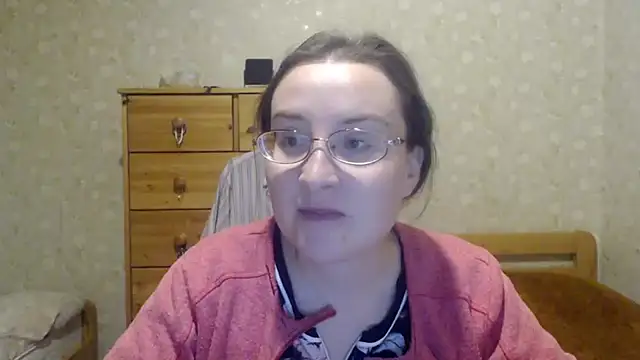 Snapshot of Smart_Rose chatting on 03-22-25, 07:42 Smart Rose online show from 03-22-25, 07:42