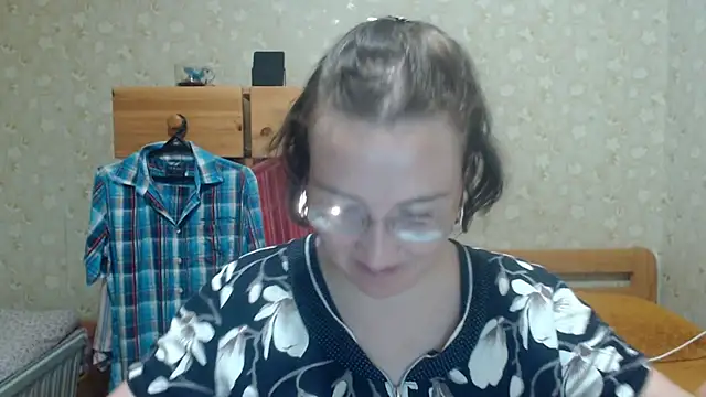 Snapshot of Smart_Rose chatting on 09-10-25, 04:40 Smart Rose online show from 09-10-25, 04:40