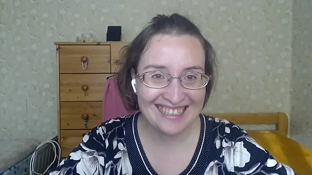 Snapshot of Smart_Rose chatting on 09-14-25, 06:23 Smart Rose online show from 09-14-25, 06:23