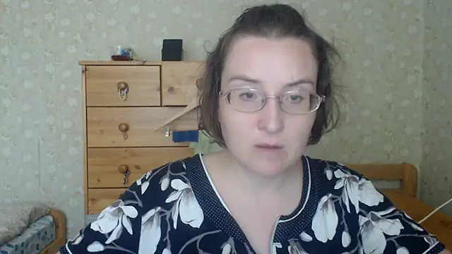 Snapshot of Smart_Rose chatting on 09-15-25, 12:27 Smart Rose online show from 09-15-25, 12:27