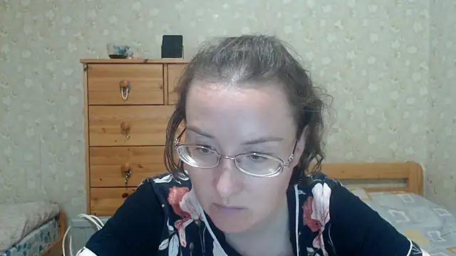 Snapshot of Smart_Rose chatting on 09-17-25, 01:46 Smart Rose online show from 09-17-25, 01:46