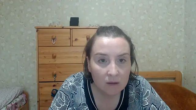 Snapshot of Smart_Rose chatting on 09-28-25, 02:00 Smart Rose online show from 09-28-25, 02:00