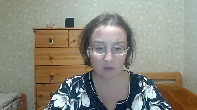 Snapshot of Smart_Rose chatting on 10-02-25, 08:05 Smart Rose online show from 10-02-25, 08:05